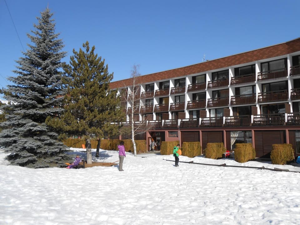 Property building, Day, Winter