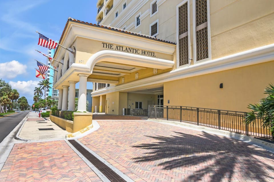 Property building, Facade/entrance