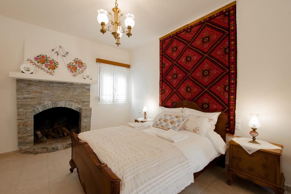 Bed, Photo of the whole room, flat iron