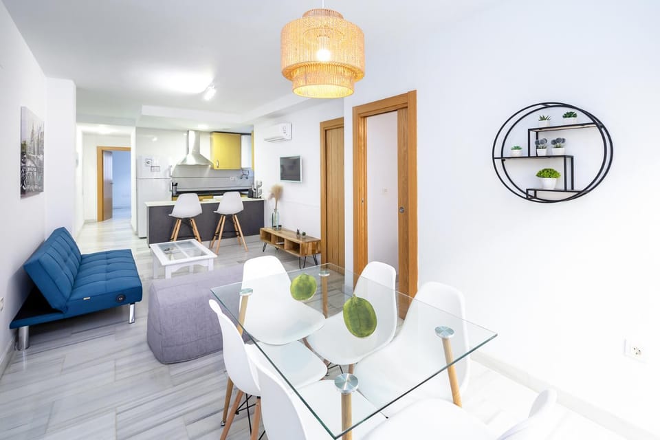 Living room, Dining area