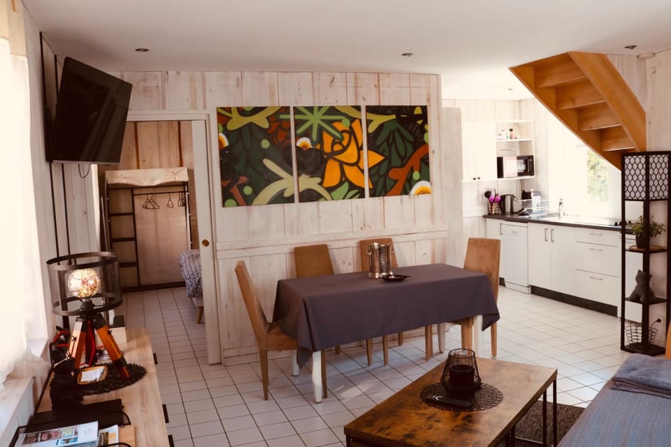 Living room, Seating area, kitchen