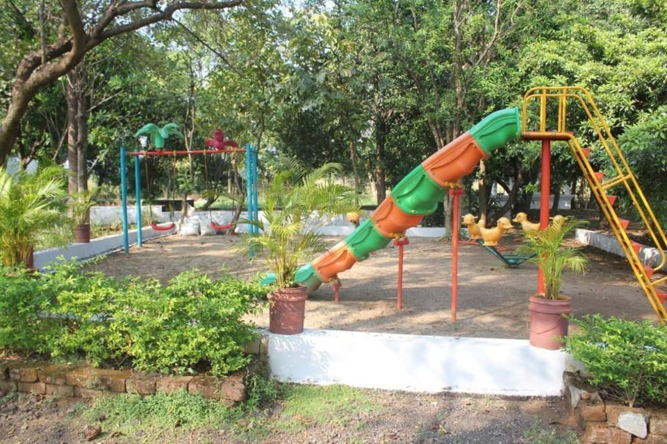 Ivy Maitri Farm 3 Bhk with Private Pool - Badlapur Villa in Maharashtra