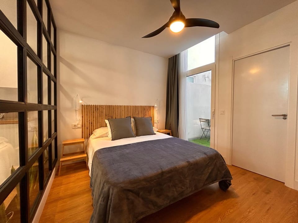 Bed, Photo of the whole room