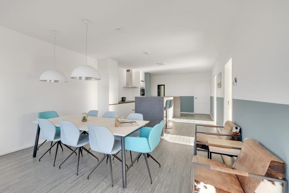 Seating area, Dining area