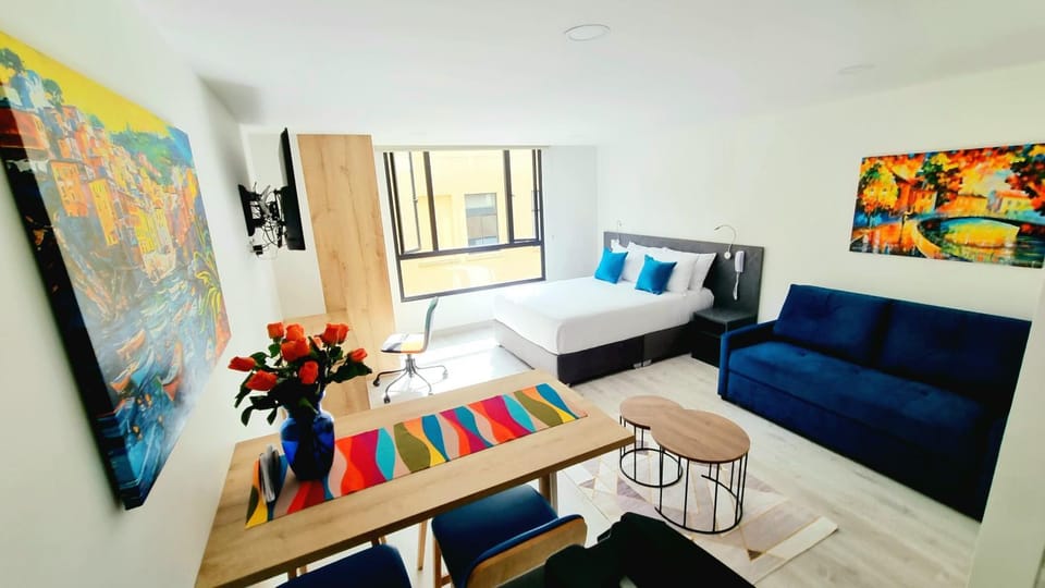 Bed, Seating area
