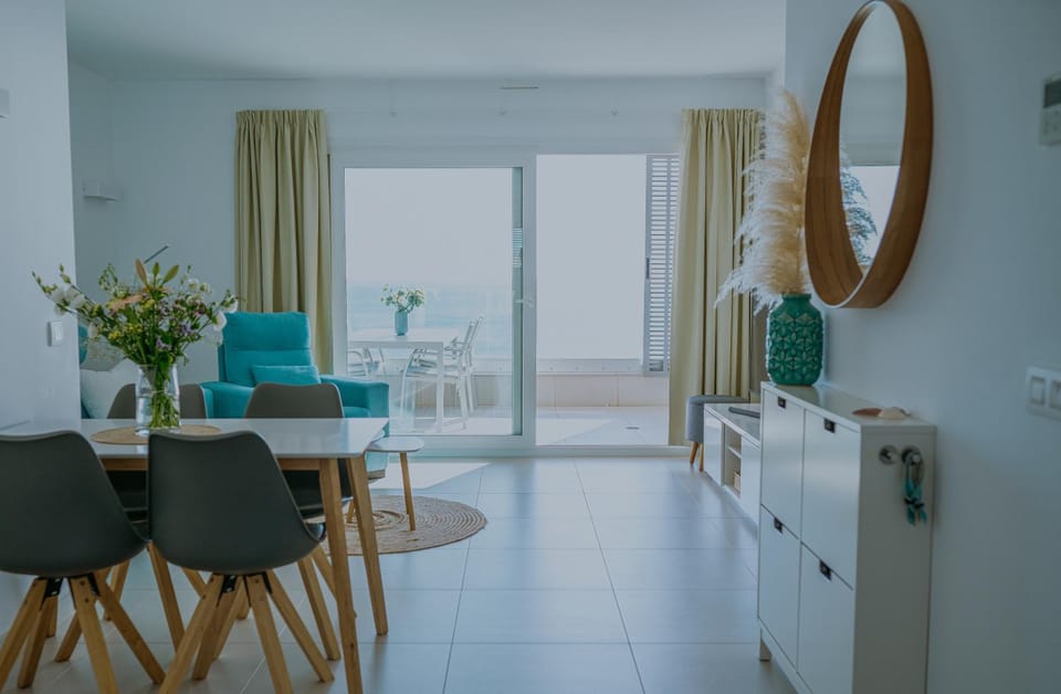 Balcony/Terrace, Living room, Seating area, Sunrise