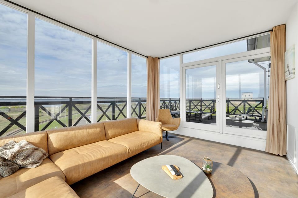 View (from property/room), Living room, Seating area