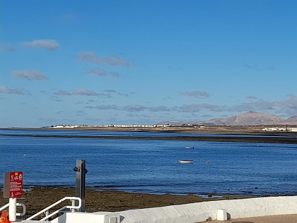 El Mar de Peyo , primera línea de playa Apartment in Isla de Lanzarote