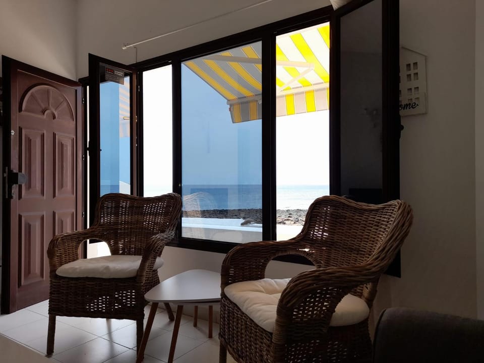 El Mar de Peyo , primera línea de playa Apartment in Isla de Lanzarote
