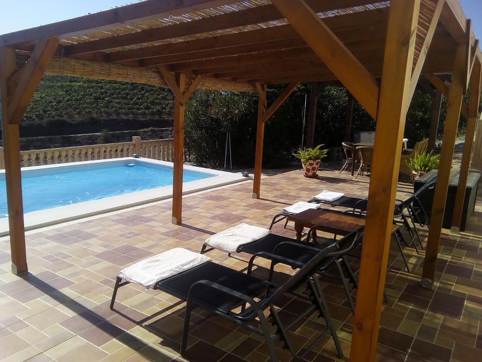 Balcony/Terrace, Swimming pool, sunbed