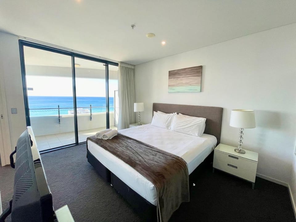 Bed, Bedroom, Sea view