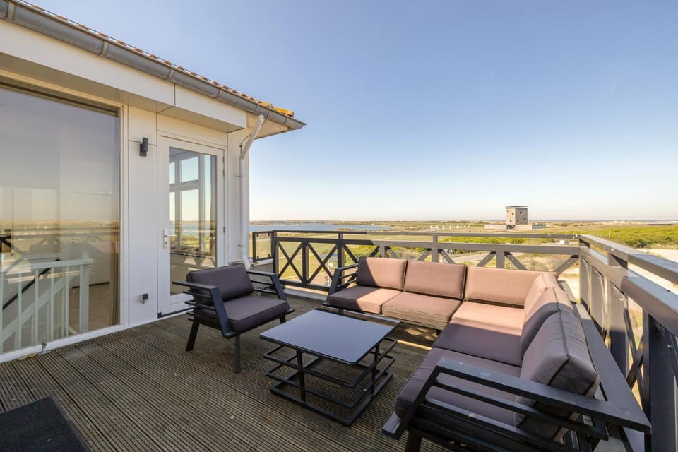 View (from property/room), Balcony/Terrace, Seating area