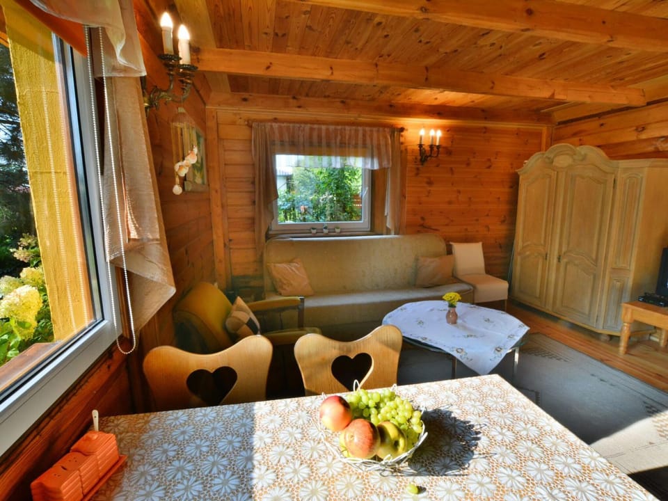 Neighbourhood, Dining area