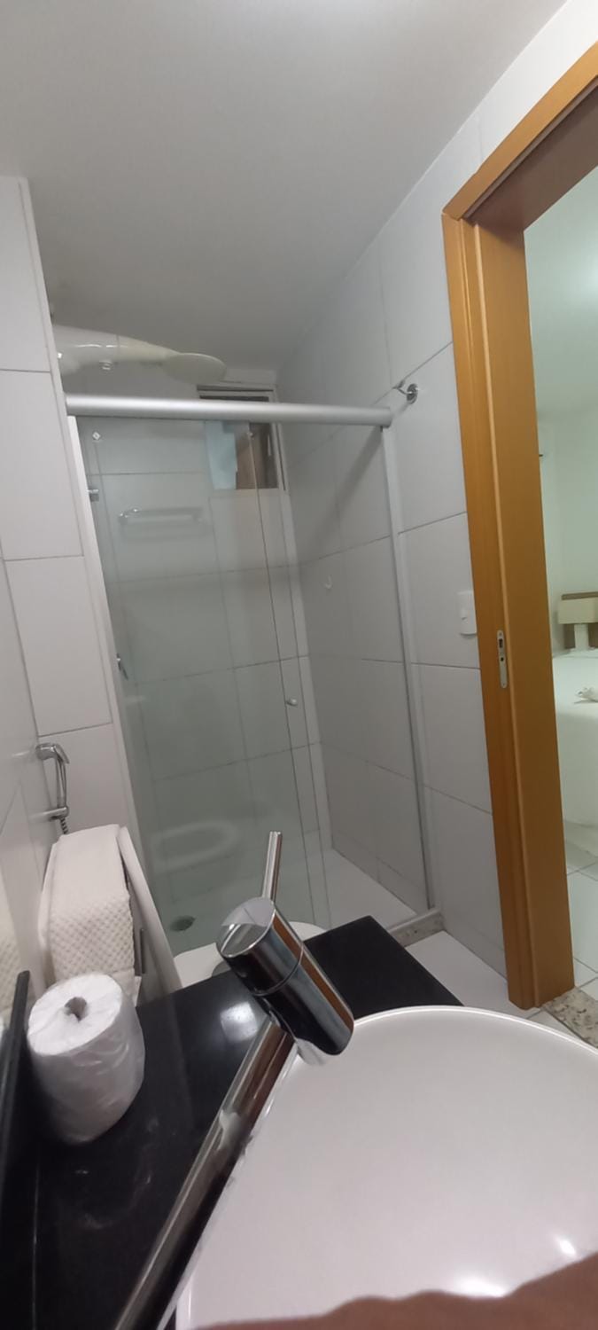 Shower, Bathroom, towels