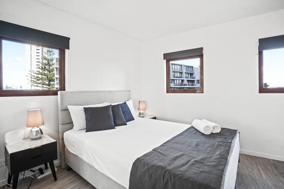 Bedroom, towels