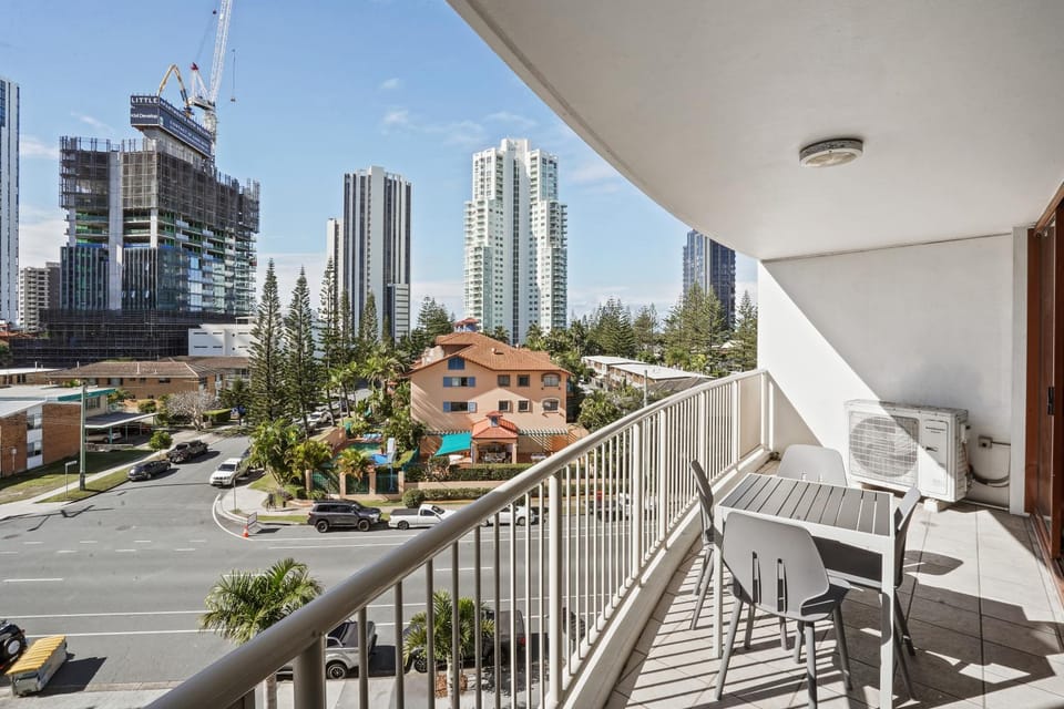 Balcony/Terrace, City view