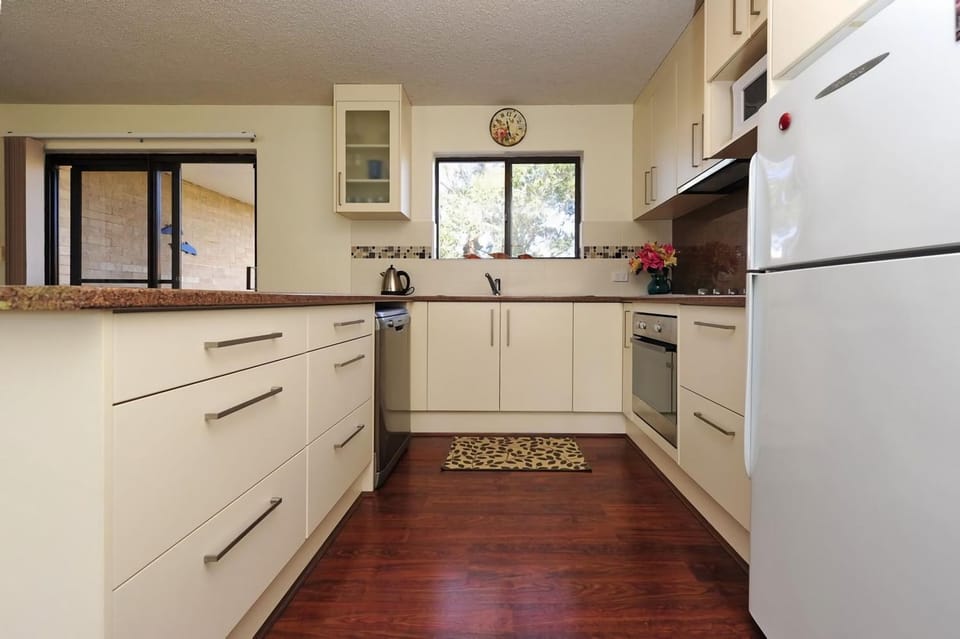 Shoreline Unit 2 1 Intrepid Close Apartment in Nelson Bay