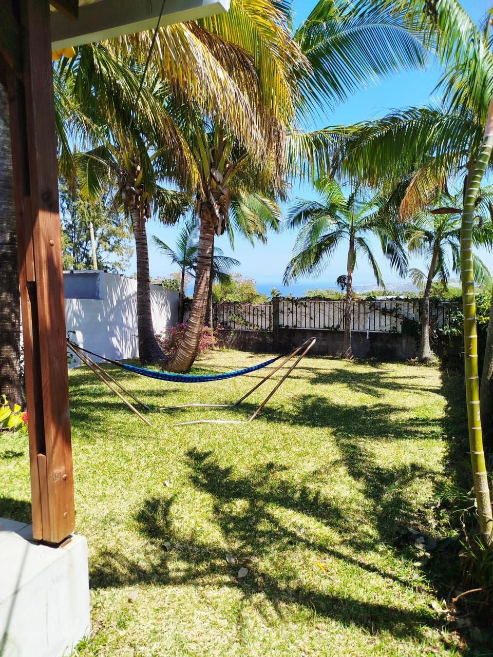 Garden, Sea view