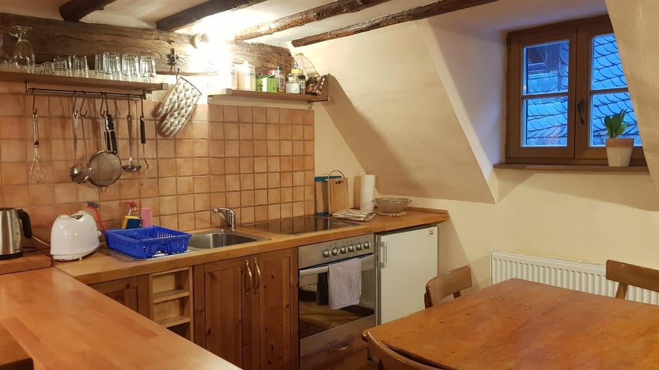 Kitchen or kitchenette, kitchen