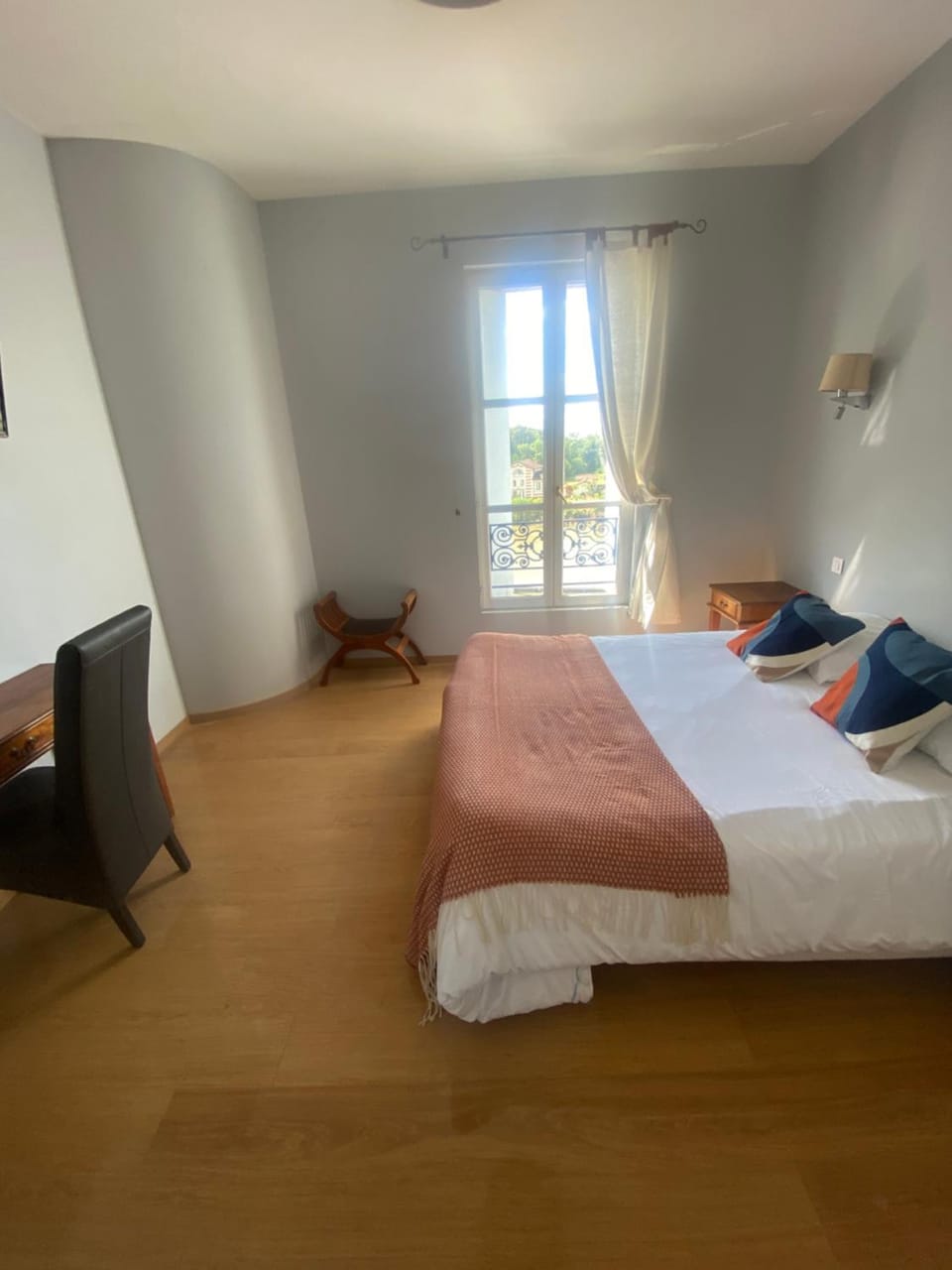 Logis Hôtel de la Tour Libourne Hotel in Fronsac