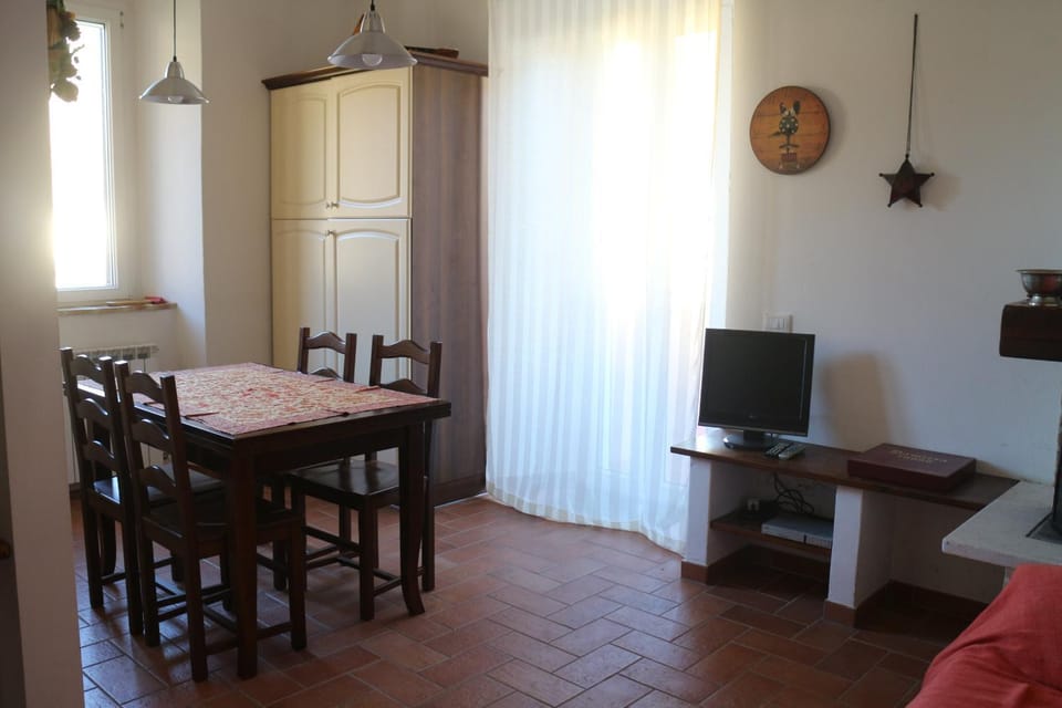 TV and multimedia, Living room, Dining area