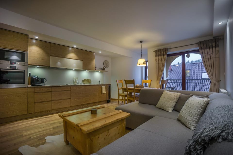 Kitchen or kitchenette, Living room