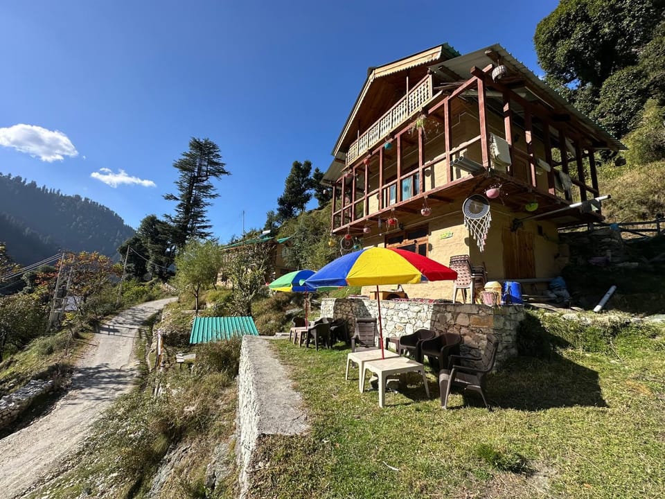 Property building, Day, Natural landscape, Garden view, Mountain view