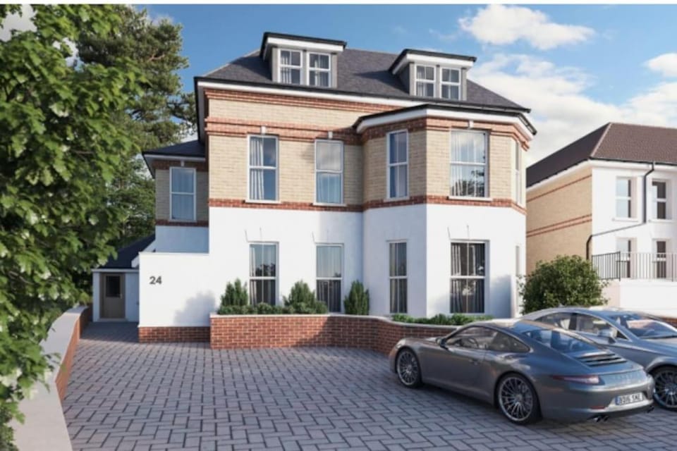 Bright, Vibrant New 1 Bedroom Town Centre Parking Apartment in Bournemouth
