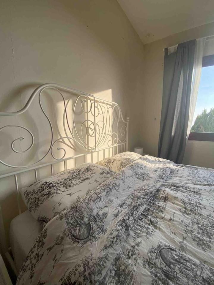 Bed, Bedroom