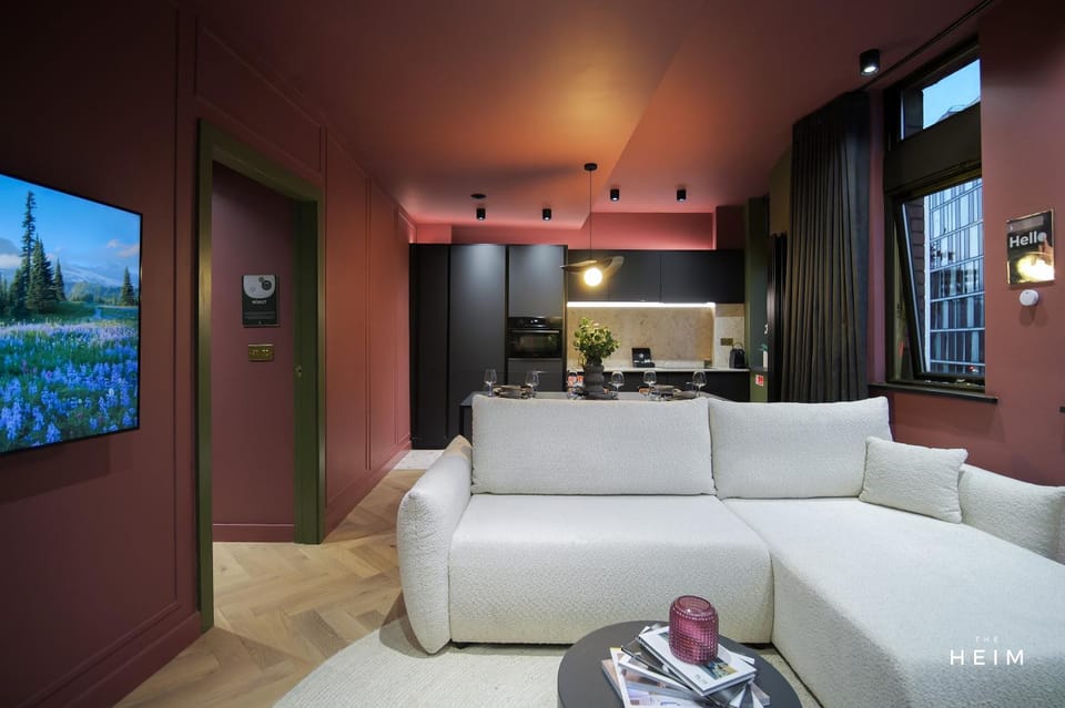 TV and multimedia, Kitchen or kitchenette, Living room, Seating area