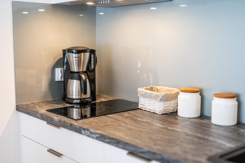 Coffee/tea facilities, Kitchen or kitchenette