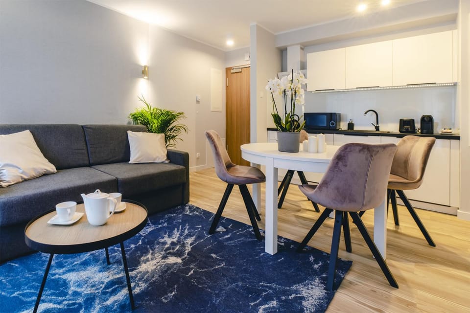 Coffee/tea facilities, Kitchen or kitchenette, Living room, Seating area, Dining area, minibar, toaster