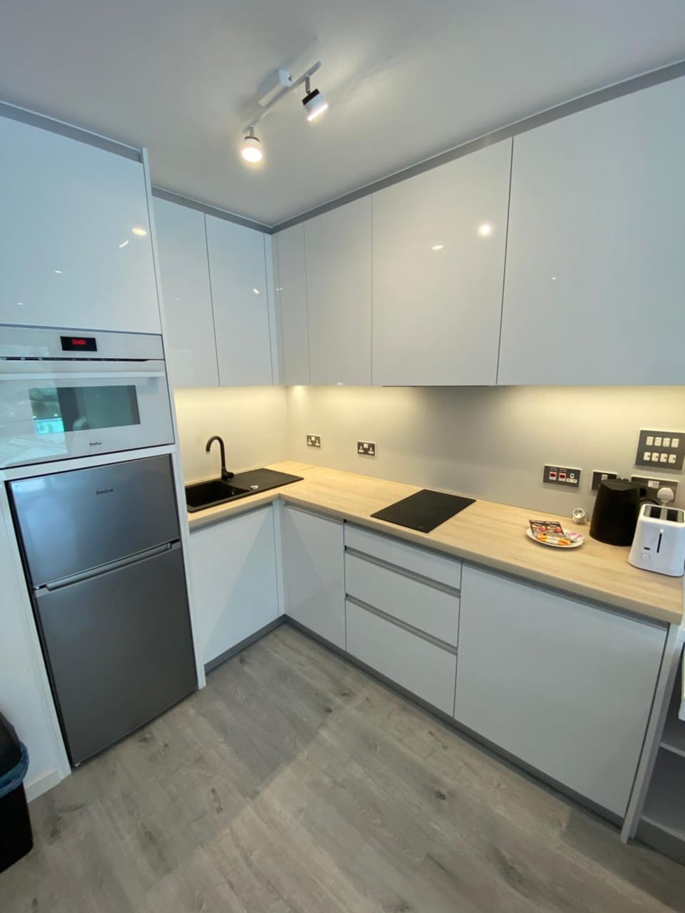 Kitchen or kitchenette, minibar, pet friendly, stove, kitchen