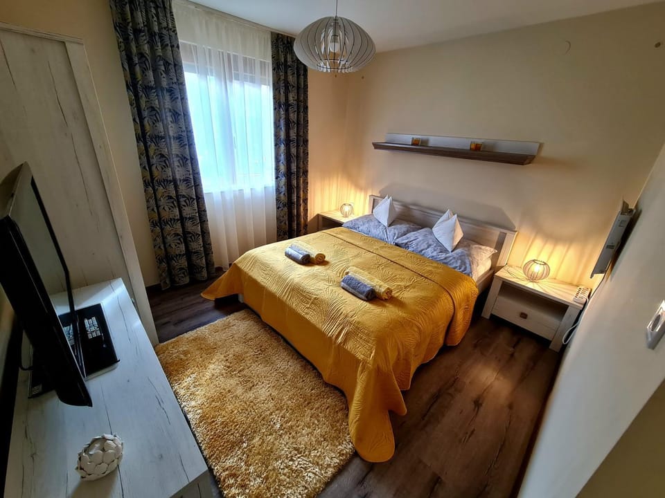 Bedroom, wardrobe