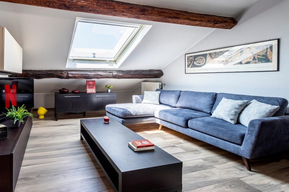 Living room, Seating area, Floor plan, Sunset, locker, wardrobe, air conditioner, air conditioner