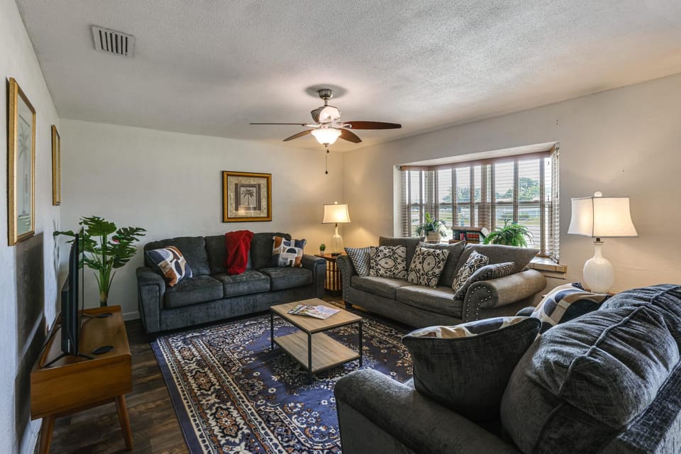 McGarity Lakehouse: Disney & Universal Day Trip House in Deltona