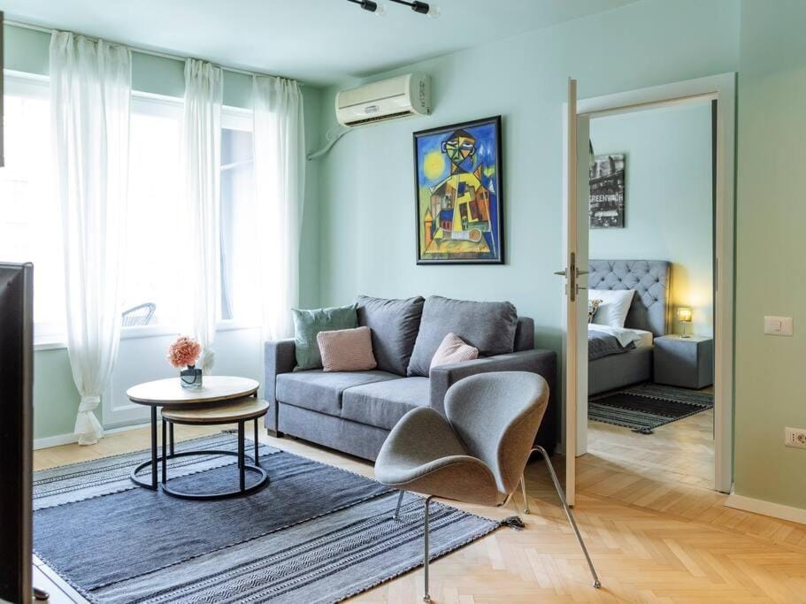 Great Views Apartment in Piata Romana Apartment in Bucharest