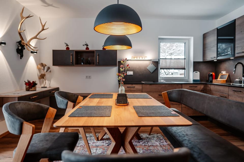 Dining area, kitchen