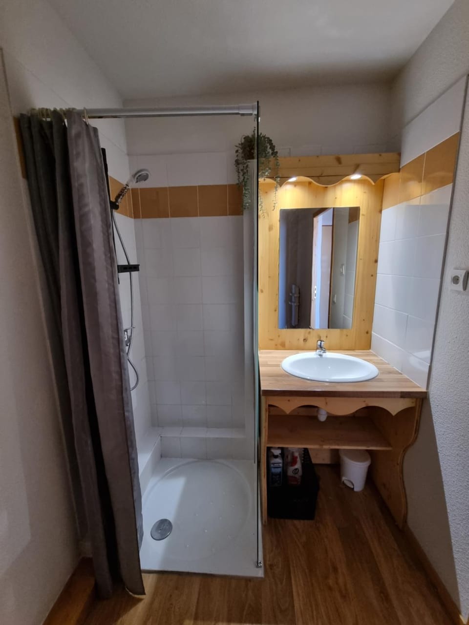 Appartement 4 personnes 32m2 Au pied des pistes- WiFI- Balcon Sud- Chamrousse 1650 Apartment in Provence