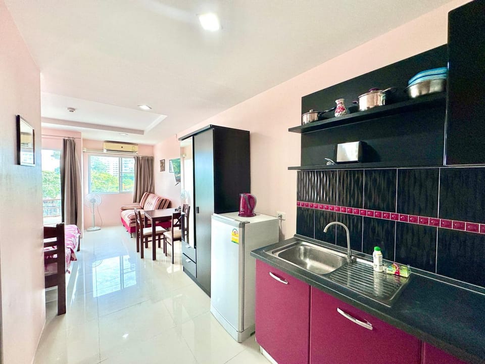 Kitchen or kitchenette, kitchen, kitchen