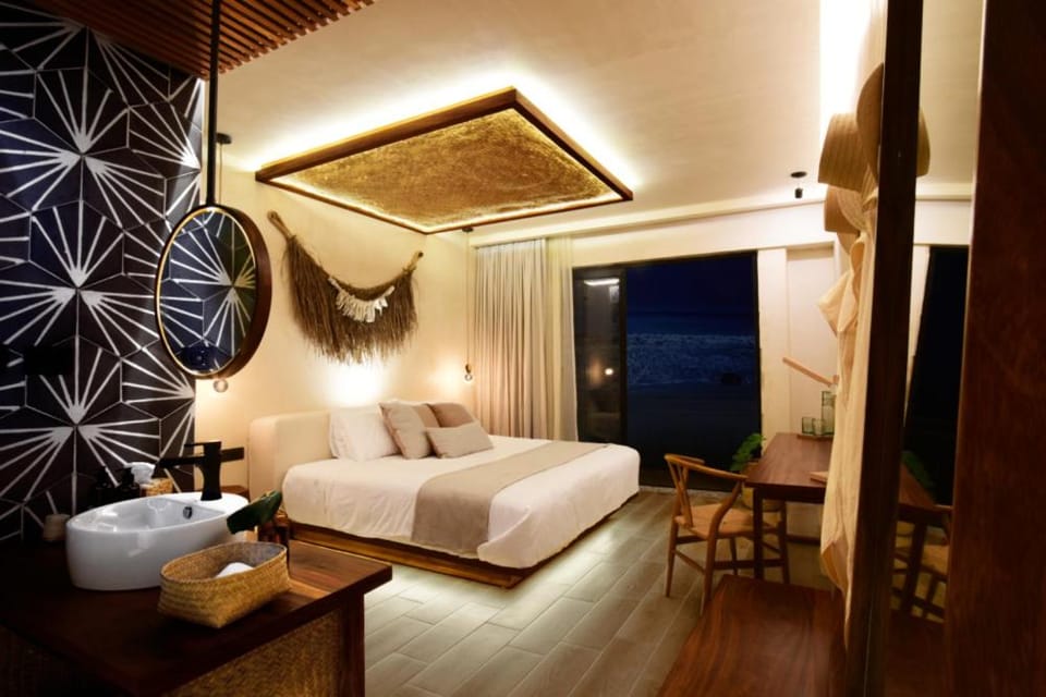 Photo of the whole room, Sea view