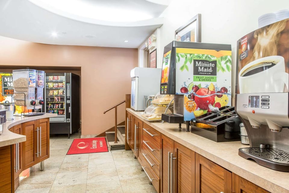 Restaurant/places to eat, Dining area, On site, Breakfast