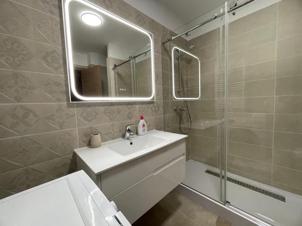 Shower, Bathroom, hair dryier, washing machine, dryer