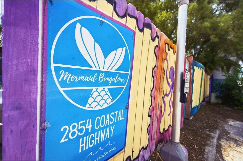 Marvelous Mermaid Bungalow, Dog-Friendly Downstairs Apt in Prime Vilano Beach Apartment in Vilano Beach
