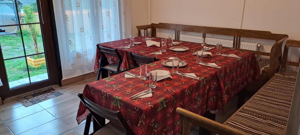 Pensiunea Păstrăvul de Aur Nature lodge in Romania
