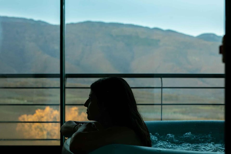 Hot Tub, Mountain view