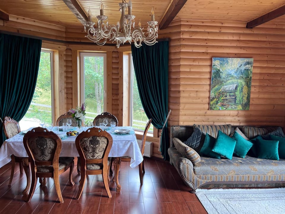 Living room, Dining area