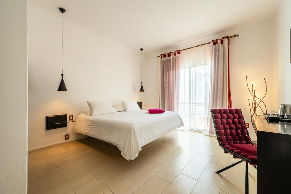 Bed, Photo of the whole room