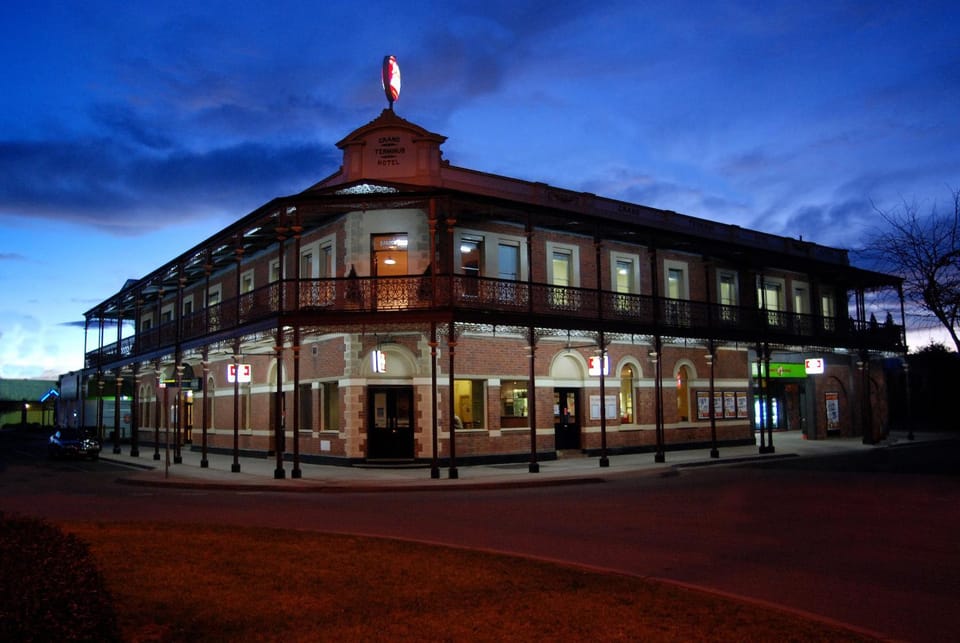 Grand Terminus Hotel Hotel in Bairnsdale