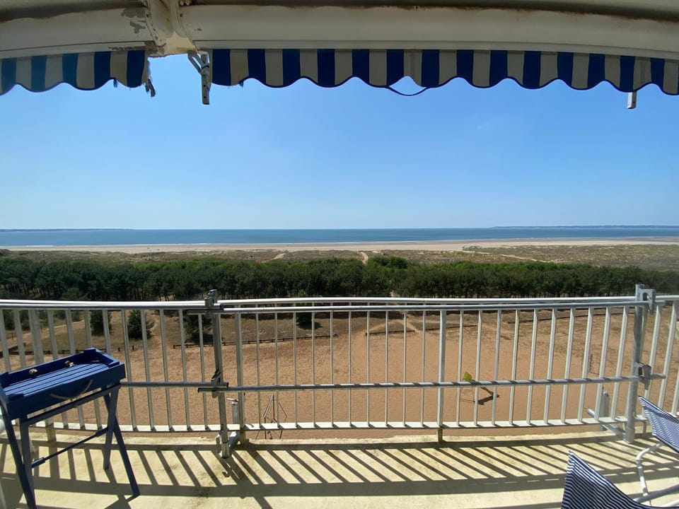 Charmant T2 rénové avec balcon et parking, accès direct plage - Saint Brevin - FR-1-364-115 Apartment in Pays de la Loire
